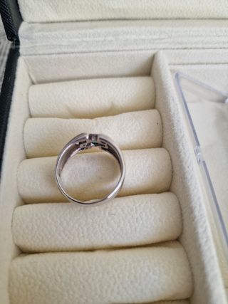 ANILLO EN PALADIO Y ESMERLDADA