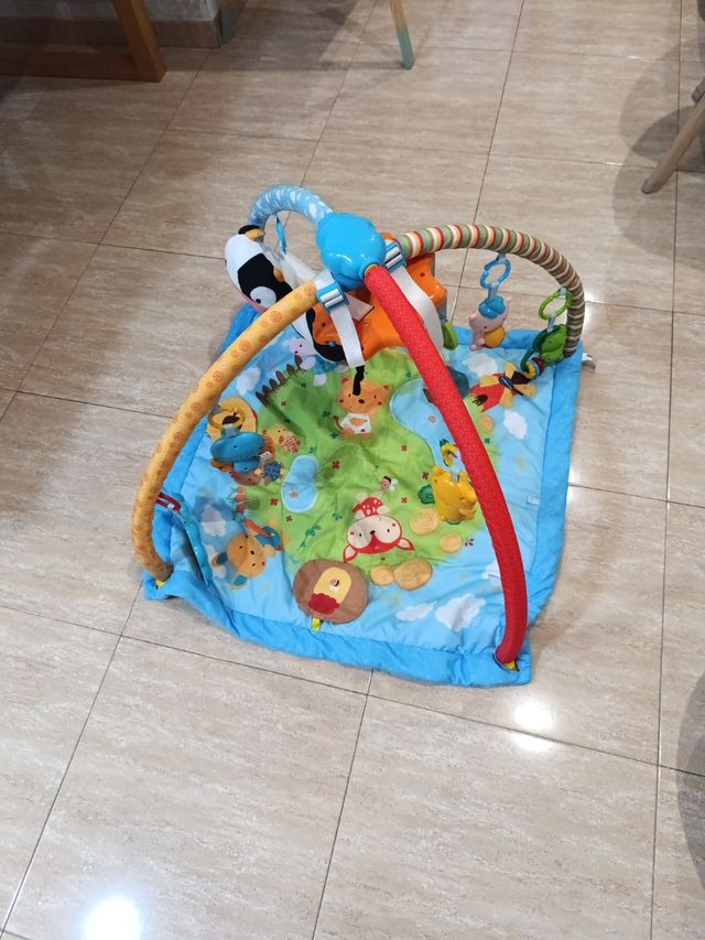 Manta y gimnasio cantarin Vtech