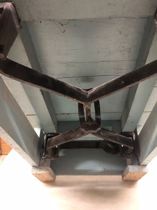 Bascula antigua de madera