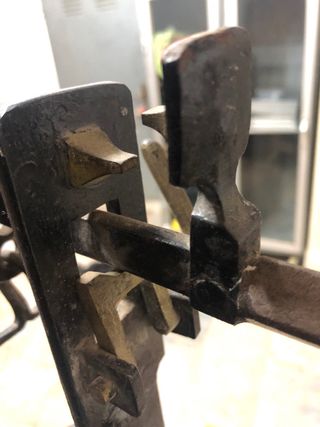 Bascula antigua de madera