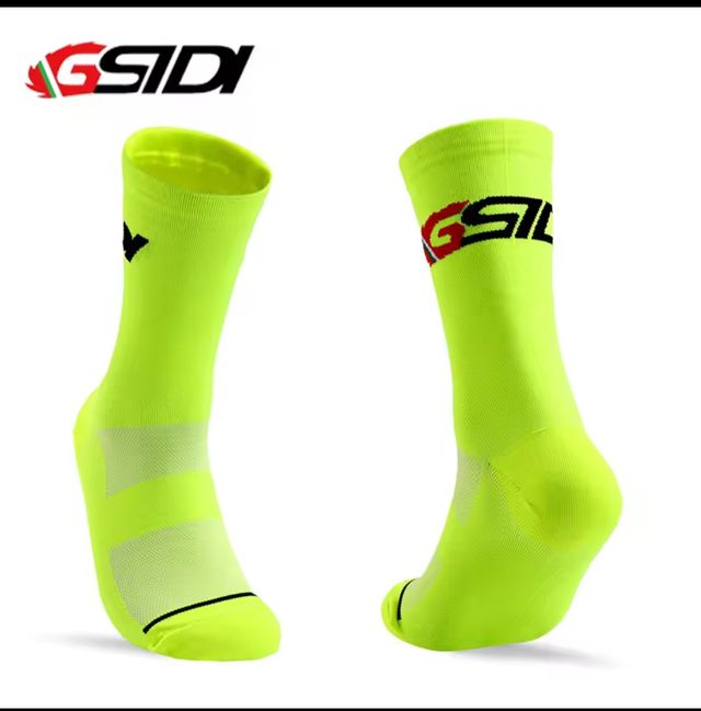 Calcetines amarillos ciclista 