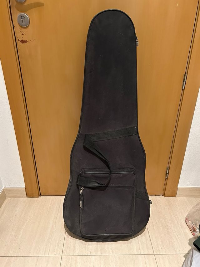 Guitarra Alhambra muro de alcoy