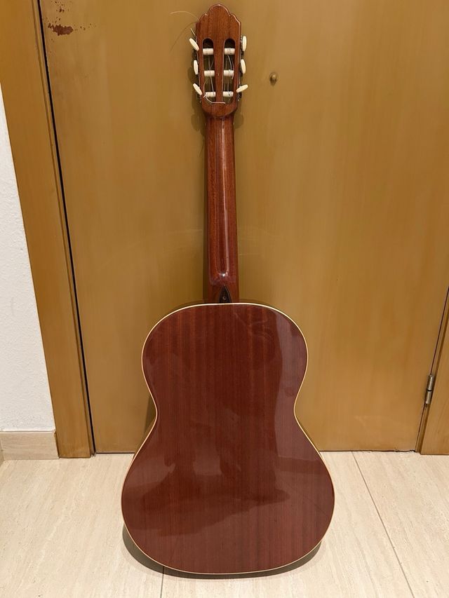 Guitarra Alhambra muro de alcoy