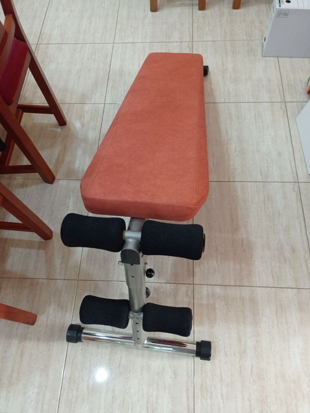 Banco abdominales robusto.