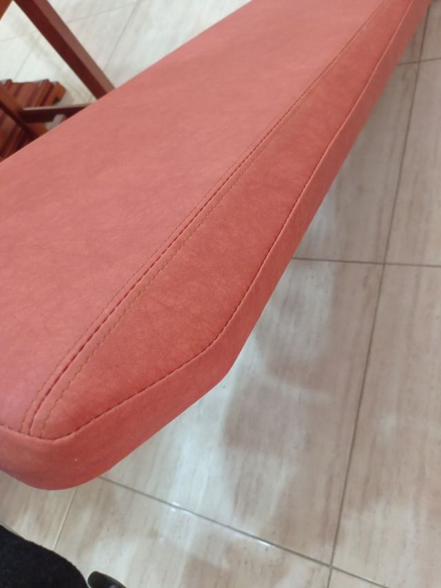 Banco abdominales robusto.