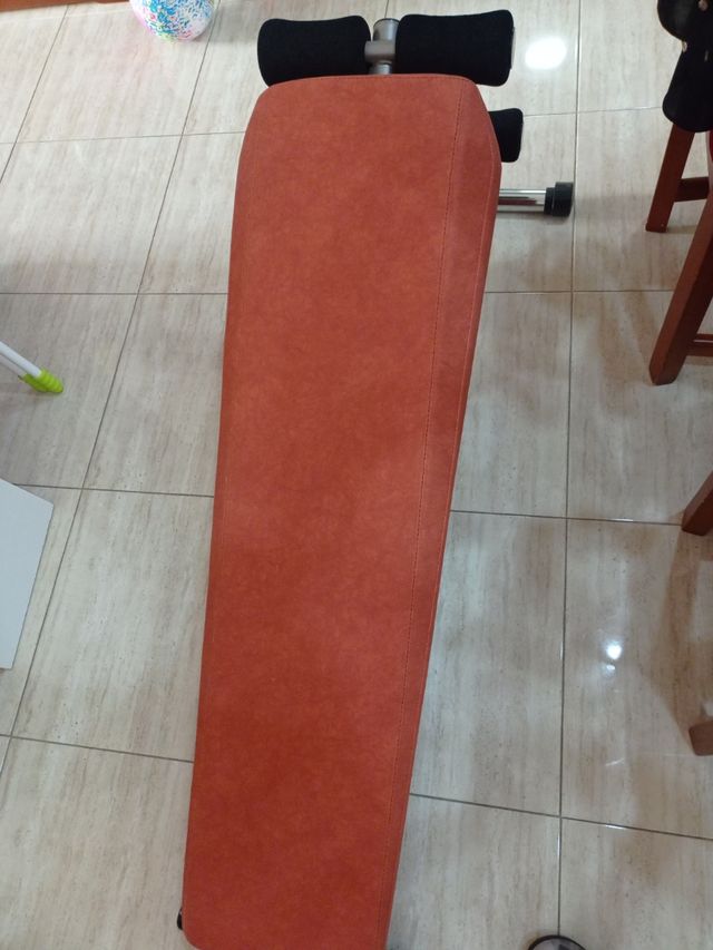 Banco abdominales robusto.