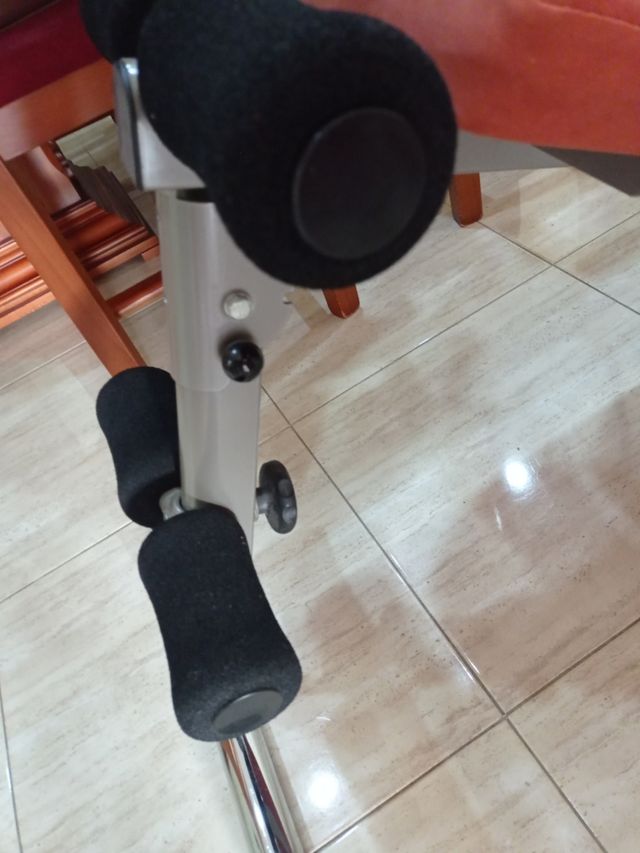 Banco abdominales robusto.