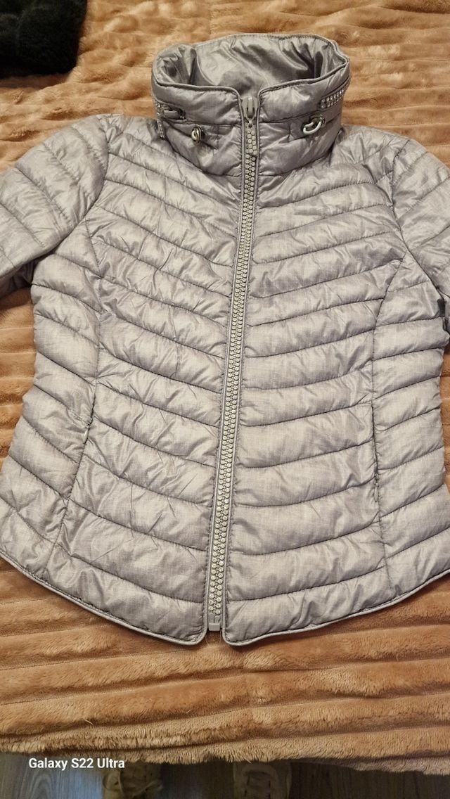 Chaqueta acolchada gris