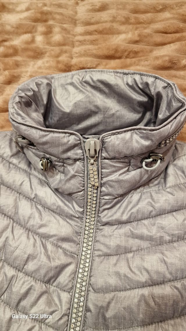 Chaqueta acolchada gris