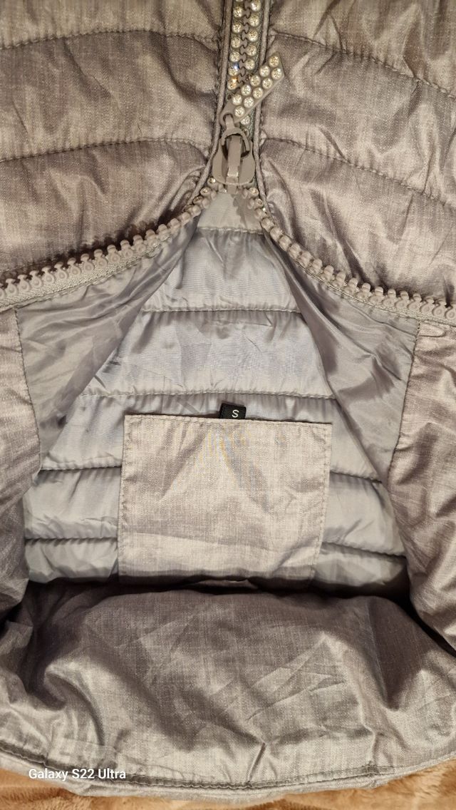 Chaqueta acolchada gris