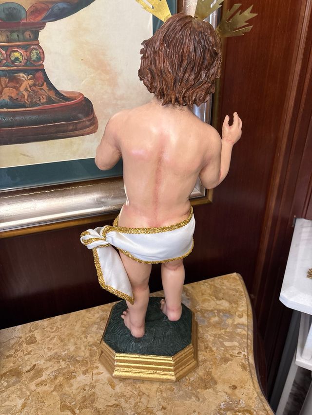 Escultura niño montañesino