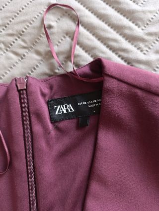 Vestido tablas burdeos zara
