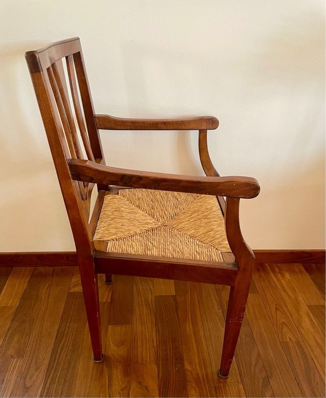 Sedia / poltrona in legno massiccio impagliata 
