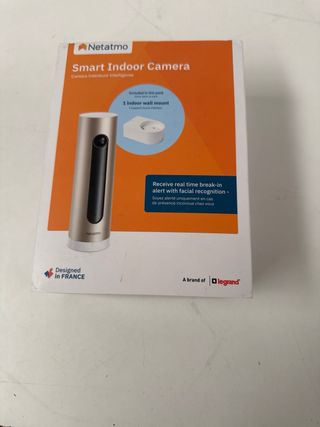 Cámara de Vigilancia Interior con Soporte de Pared