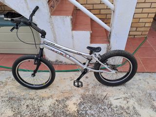 Bicicleta Monty alp 219 de segunda mano por 170 EUR en