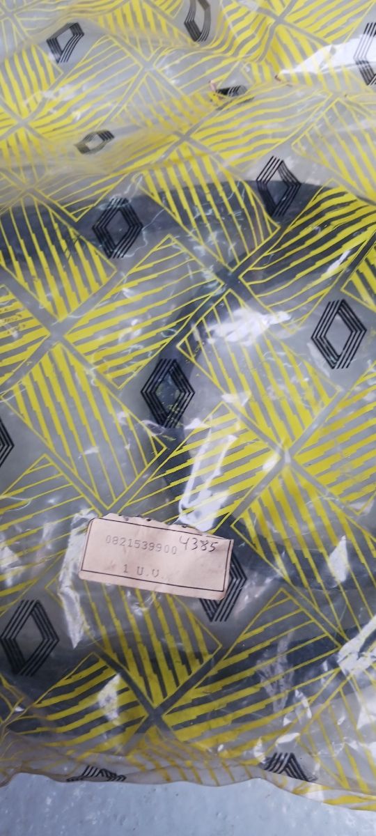 Goma bajo porton renault 4l  4s