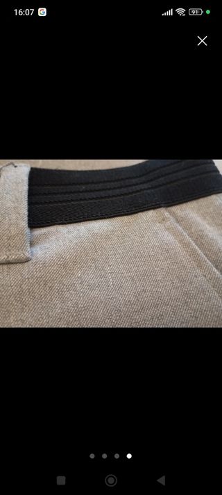 Elegante traje gris , moderno y actual