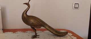 Pavone in ottone decorato