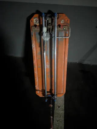 Maquina cortar azulejos RUBI Y BATIDORA