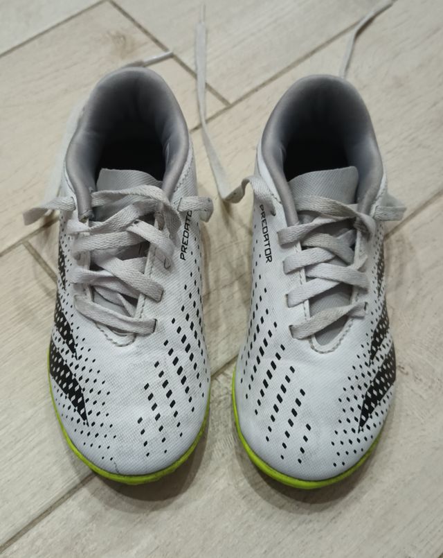 Scarpe calcetto Adidas predator bimbo taglia 28,5