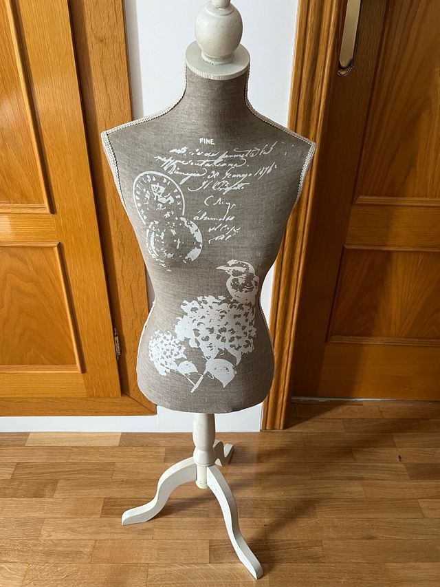 Percha busto infantil