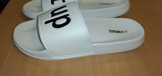 CIABATTE unisex bianche con scritte nere Tg 43 -