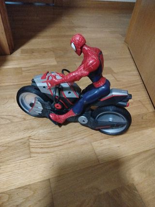 Spiderman y su moto