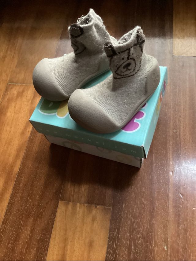 Zapatilla calcetin Attipas talla 20