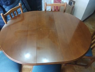 Mesa comedor extensible con sillas
