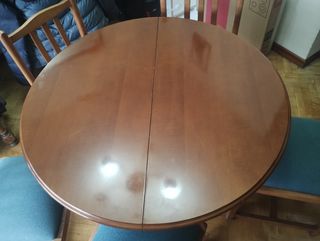 Mesa comedor extensible con sillas