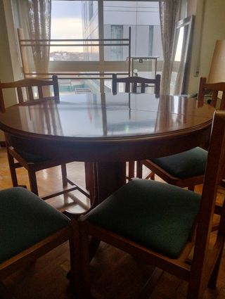 Mesa comedor extensible con sillas