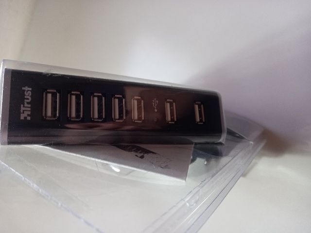 Pyramid 7 port USB 2.0 hub