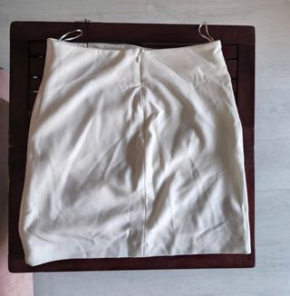 Falda mini blanca. Zara.sin estrenar.