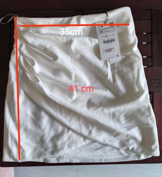 Falda mini blanca. Zara.sin estrenar.