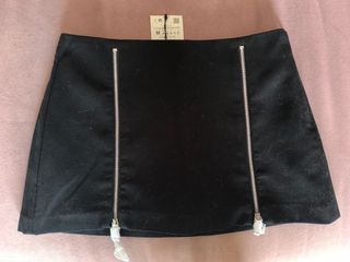 Falda negra mini sexy. Zara. Nueva
