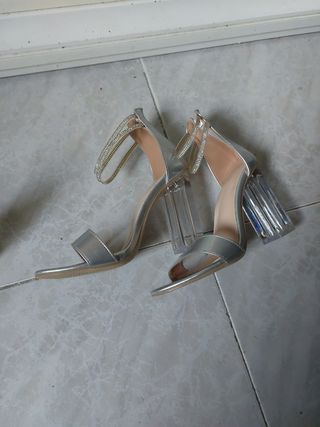 Zapatos de fiesta .Los 2 pares 30euros