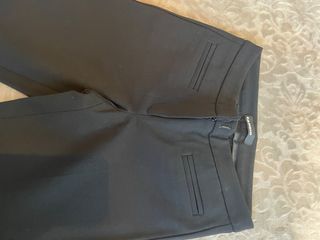Pantalón negro con plumas de CAMBIO talla 38
