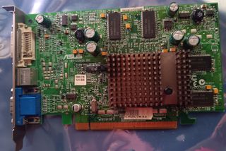 Grafica Pci-E ATI  Radeon X300  Asus