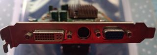 Grafica Pci-E ATI  Radeon X300  Asus