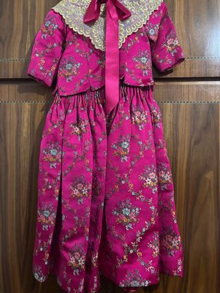 Vestido fallera de 3 a 5 años mas o menos