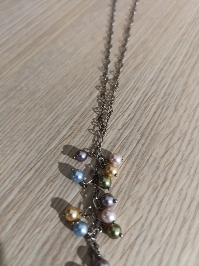 Collana con palline colorate