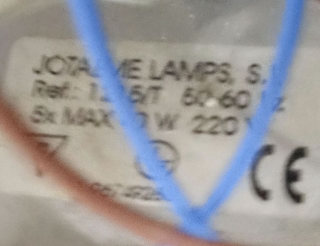 PUUM 
 Lampara techo 5 focos


