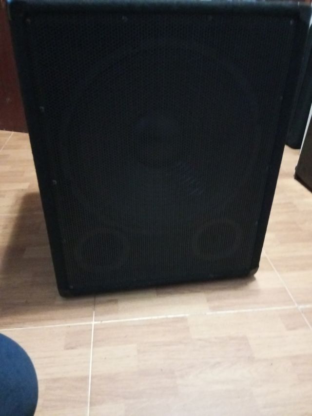 Subwoofer omnitronic Bx-1550 la pareja