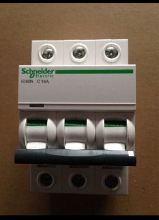 Automático Trifásico IC60N 3P 16A