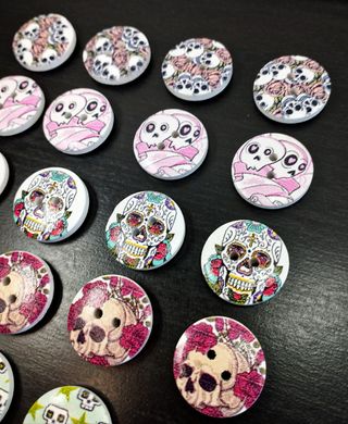 Lotto Pz.20 Bottoni Legno Skull