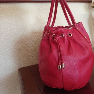 BOLSO DE PIEL ROJO DE PURIFICACIÓN GARCÍA