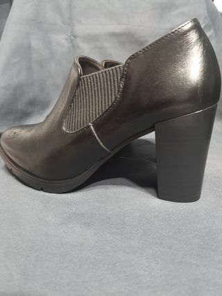 ZAPATO PIEL NUEVO num. 37