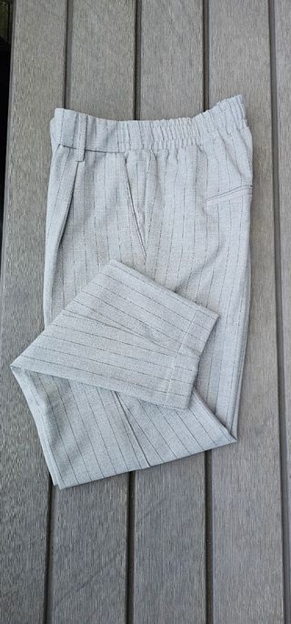 Pantalón pinzas Bershka rayas gris