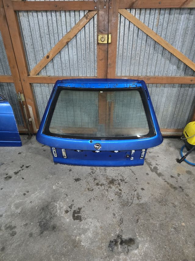 Portón trasero astra f gsi