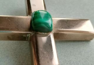 Vecchia croce da tavolo in ottone malach